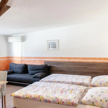 Pension Klingenstr. 23 بيت ضيافة لبسيا